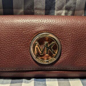 Michael Kors Women's Fulton Flap Continental Maroon pebble leather Wallet
